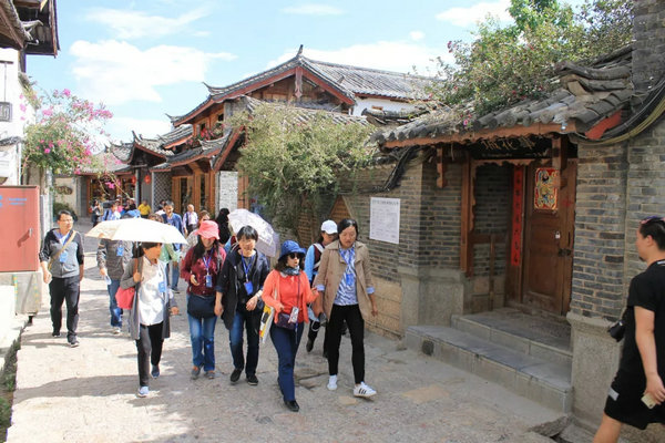 第一期UNESCO-CACH中國(guó)世界文化遺產(chǎn)能力建設(shè)培訓(xùn)班于2018年4月23至27日在麗江古城成功舉辦
