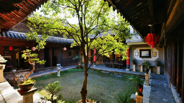 第一期UNESCO-CACH中國(guó)世界文化遺產(chǎn)能力建設(shè)培訓(xùn)班于2018年4月23至27日在麗江古城成功舉辦