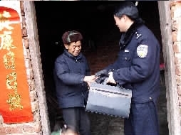 周俊軍：履職要“接地氣”