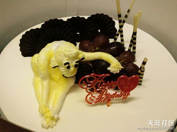 吃蛋糕毀三觀 真特么坑死爹?。?/></a></p>

<p align=