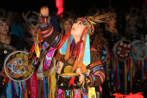 全國網(wǎng)絡(luò)媒體龍江行探訪饒河縣 體驗(yàn)赫哲族祭江祭祀活動(dòng)