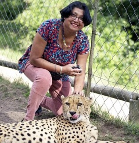英國女子南非動物園上演“豹口脫險”驚魂記