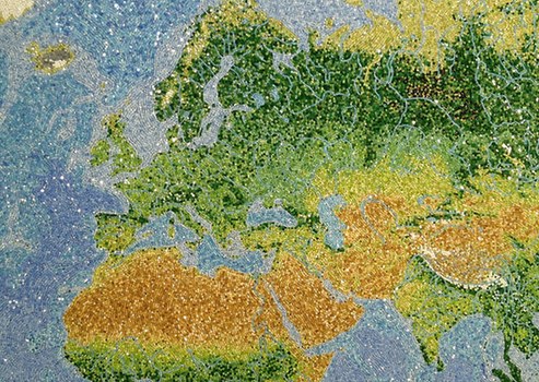 超震撼世界地圖:千余寶石和數十萬玻璃碎片打造