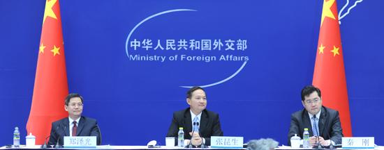 外交部就習(xí)近平出訪并舉行中美元首會晤召開吹風(fēng)會
