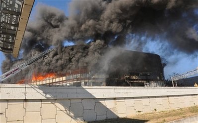 美國(guó)男子為發(fā)泄不滿駕機(jī)撞大樓 與恐怖主義無(wú)關(guān)