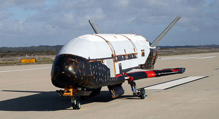 美軍將發(fā)射神秘X-37B 專家擔心為“太空戰(zhàn)”前奏