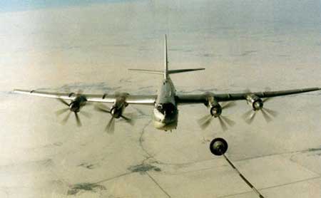 俄空軍演習亮看家本領