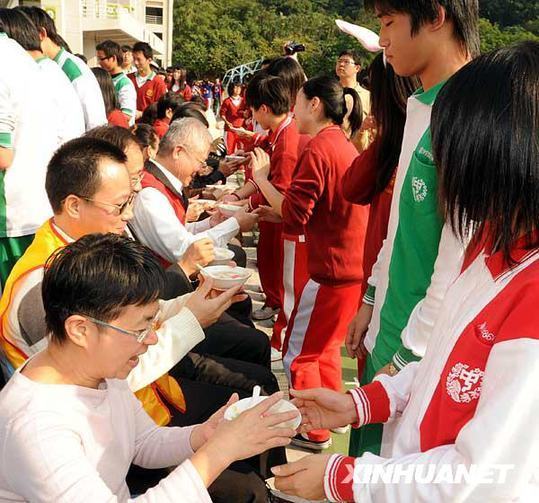 臺北一高中4千人一起搓湯圓迎冬至