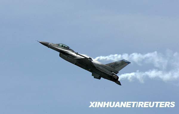 美國(guó)F-16戰(zhàn)斗機(jī)