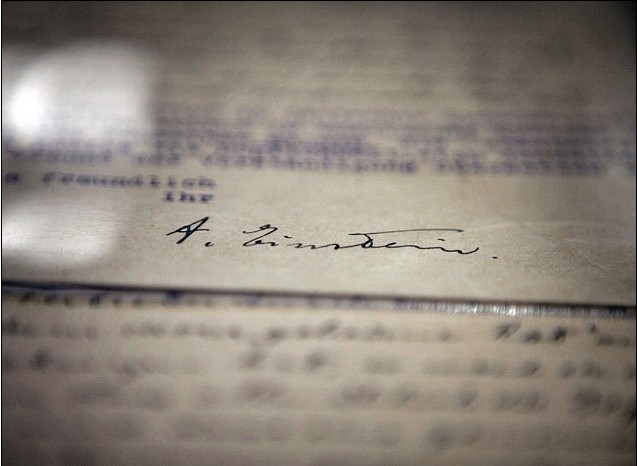 愛因斯坦生前8萬份筆記、信件將通過網絡公開發布