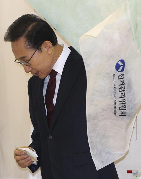 李明博致電祝賀樸槿惠當選新總統