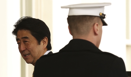 安倍結束訪美回國