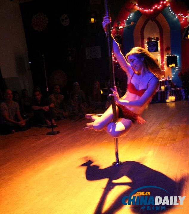 美國政府監(jiān)控項(xiàng)目泄密者女友曝光 系鋼管舞者