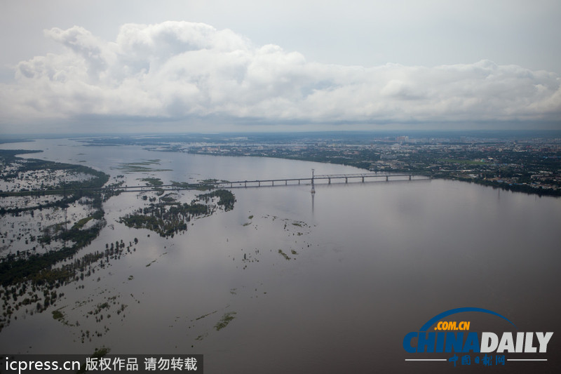 俄羅斯阿穆?tīng)柡铀簧蠞q 城市進(jìn)入緊急狀態(tài)（高清組圖）