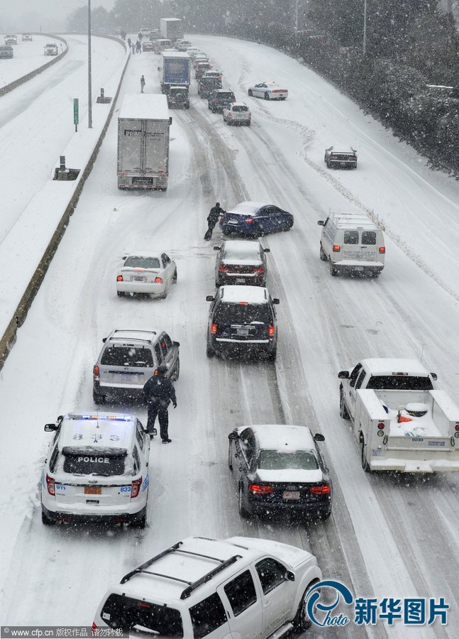 美國南部遭遇災(zāi)難性暴風(fēng)雪:大雪厚冰前所未有