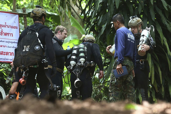 泰國洞穴被困13人全部獲救！這場救援轟動全球