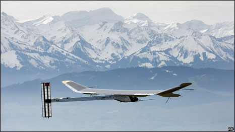 Solar-Powered Plane 太陽能飛機