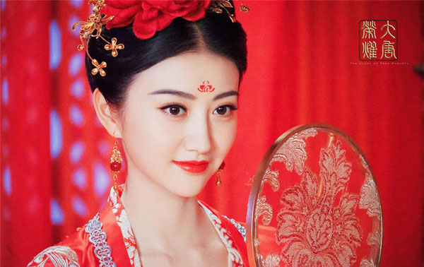 雙語(yǔ)盤點(diǎn)：2017大女主劇扎堆混戰(zhàn)，誰(shuí)才是最終贏家？