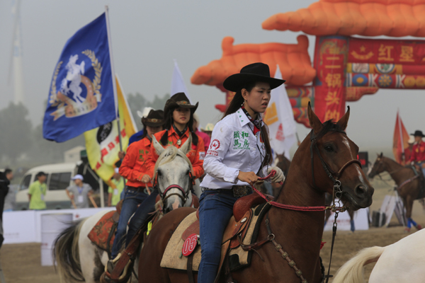 2012首站馬術(shù)繞桶巡回賽在康西草原精彩開(kāi)賽